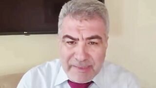 بروفيسور أمريكي يكشف أسرار لا تصدق.