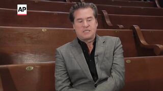 Val Kilmer, ‘Top Gun’ and Batman star with an intense approach, dies at 65.