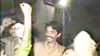 zara sa jhoom lo