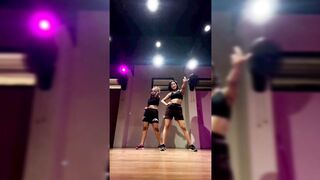 Indian Girl Aariya Banerjee Dance