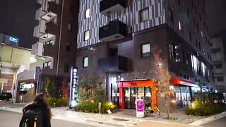 Saya Menginap di Hotel Robot Pertama di Dunia! ???????? Hotel Teraneh in Japan