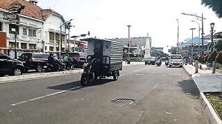 Info lalu lintas di jalan Sudirman
