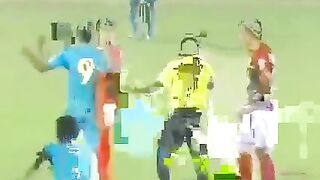 Bruce Lee style fight in football