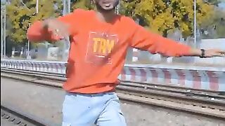 Helor_mare_#trendingreels_#instagram_#bhojpuri_#viral_#reelsinstagram_#dance_#viralvideos_#bhojpuri_song_#dancer_#reels.mp4 Upload