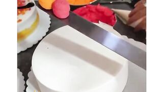 How to decorate a cake beautifully