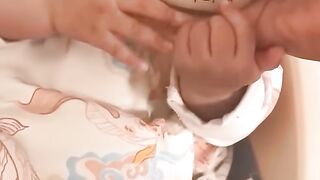 Mommy baby wants drink very thirsty ????????????????