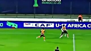 النجم الذهبي الجديد في الكرة القدم المغربيه