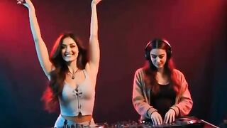 Fee videos