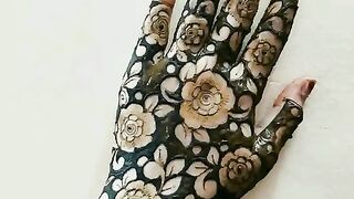 New station mehndi design