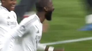 شاهد ماذا فعل روديغير