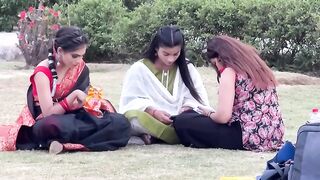 Aise kon karta wahi ! Fake Potty prank