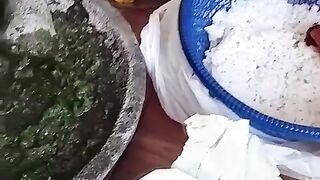 Makan nasi sambel ijo n nasi berkat