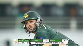 Shahid Afridi's Entertaining 2️⃣8️⃣ Runs in 1️⃣1️⃣ Balls in Dubai - #PAKvNZ 2nd T20I, 2014 - PCB