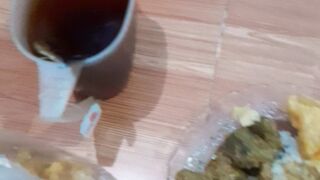 Mkn mlm sambil nonton tv