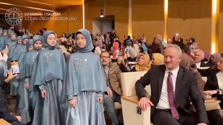 Istanbul hosts a graduation ceremony for 46 students from Imam and Preacher Schools who have completed memorizing the Holy Quran