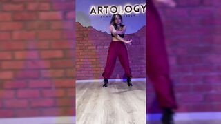 Indian Girl Rajvee Mehta Dance