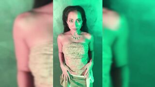 Indian Girl Raveena Choudhary Dance