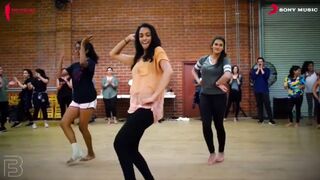 Indian Girl Saleena Dance