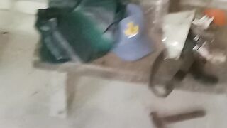 Rumah berantakan sekali aduhhh