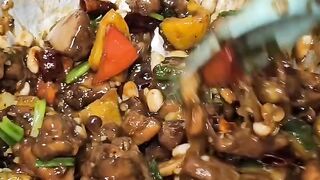 Kung pao chicken / Chinese cuisine