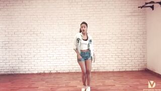Indian Girl Dhanshree Verma Dance