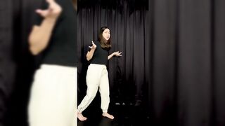 Indian Girl Jasmine Kalra Dance