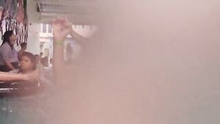 Beti ke sath summing pool me masti krke aaye