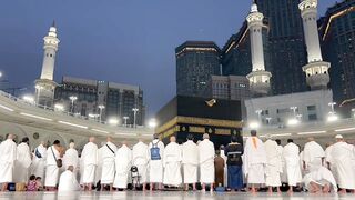 ﴿قالَ كَذلِكَ اللَّهُ يَفعَلُ ما يَشاءُ﴾????????.