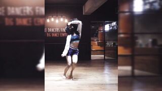 Indian Girl Shreya Maste Dance