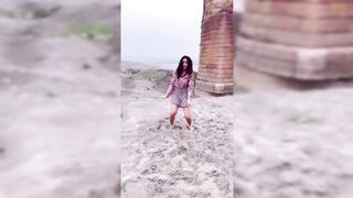 Indian Girl Mahira Chaurasia Dance