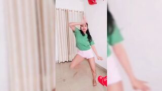 Indian Girl Pooja Dubey Dance