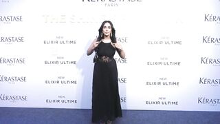 hot sonam kapoor hot show