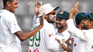 রেকর্ড গড়লেন মেহেদী হাসান মিরাজ