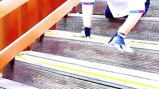 I have no legs, but nobody can halp me