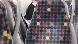 Koch nazar aya to comments mian lazmi batna