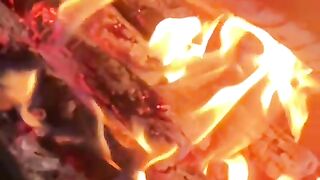 Tiktok video (log jab apsy sab khuch cheeni rahy hu tu samjh lo