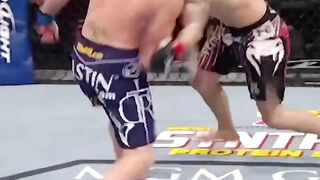 #OnThisDay in 2011: Frankie Edgar and Gray Maynard rematched for the UFC lightweight belt!  This is how it ended...