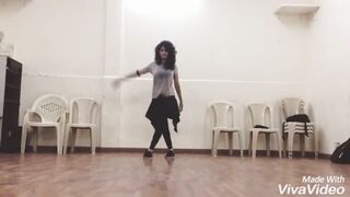 Indian Girl Zui Vaidhya Dance