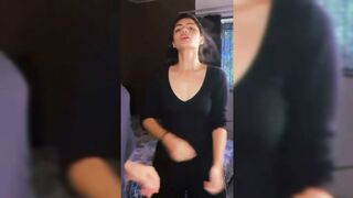 Indian Girl Anushkaa Luhar Dance