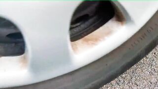 EXPERIMENTO: BEBIDAS MCDONALDS VS CARRO - Esmagando Coisas Crocantes e Macias de Carro!