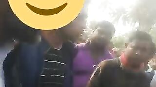 ঘোনা ইউনিয়নের মোবাইল চুরি করতে গিয়ে ধরা পড়বে