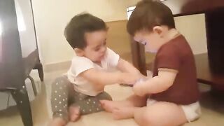 Kids Fighting With Mobile