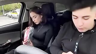 СПЕЦИАЛЬНО МУСОРЮ У ПАРНЯ В МАШИНЕ ????????????