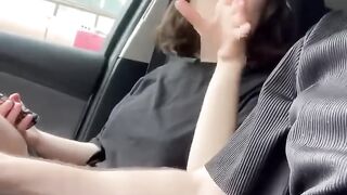 ПРАНК - НАЗЫВАЮ ДЕВУШКУ ПОДРУГОЙ???? РЕАКЦИЯ ДЕВУШКИ))