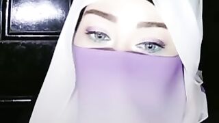 Hijabi Queen Arabian beautiful items Hot girls live show