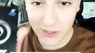 ПОСТАВИЛ СВОЕ ЛИЦО НА ЕЕ ТЕЛЕФОН ????????????