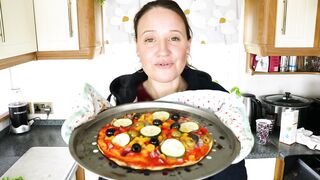 Easy Vegan Recipes QUICK Healthy Pizza (Made With Tortilla Wraps)