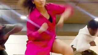 #dabididibidi #urvashirautela #dance #daakumaharaajmovie #lovesatyabratabagish