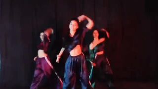 Indian Girl Farhana Shaikh Dance