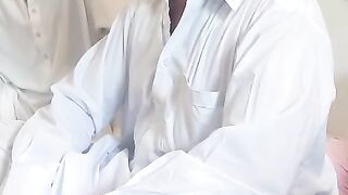 Local singer with beautiful voice ????